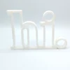 Minimalistischer 3D-Deko-Schriftzug „hi.“