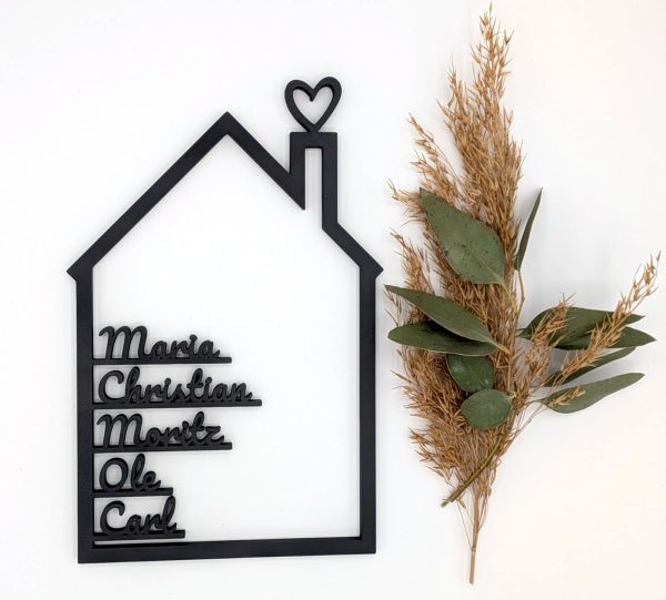 Personalisierbares Haus "Homa" - Namensliste als Familien-Deko
