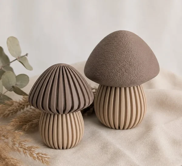 Deko-Pilz „Kinoko“ als Aufbewahrungsdose, kleine Variante im Rillen-Look und große im Fuzzy-Look